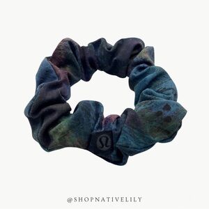 Lululemon Women’s Uplifting Hair Scrunchie, Cosmic Shift Multi